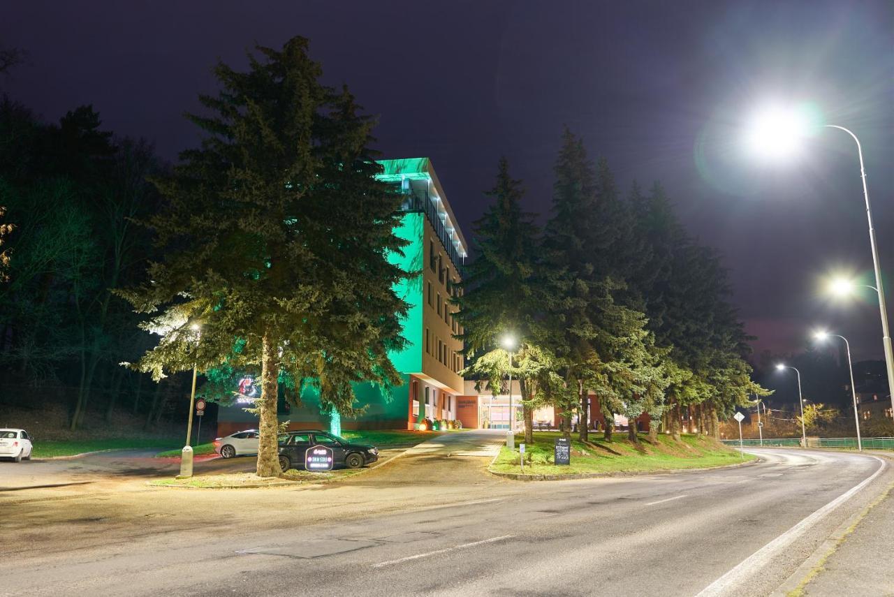 Parkhotel Carlsbad Inn Dalovice Luaran gambar