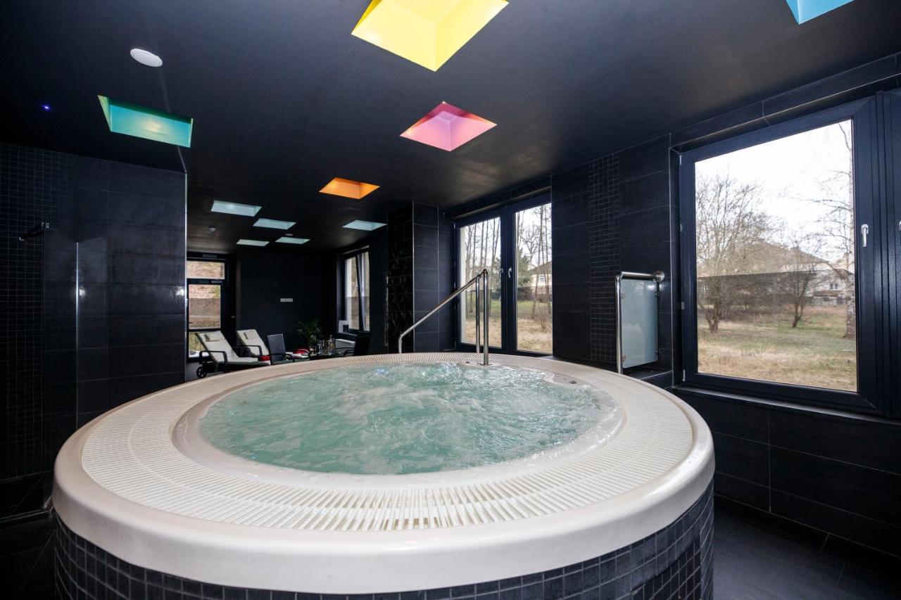 Parkhotel Carlsbad Inn Dalovice Luaran gambar