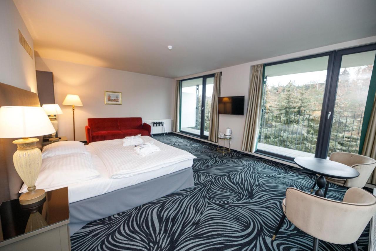 Parkhotel Carlsbad Inn Dalovice Luaran gambar