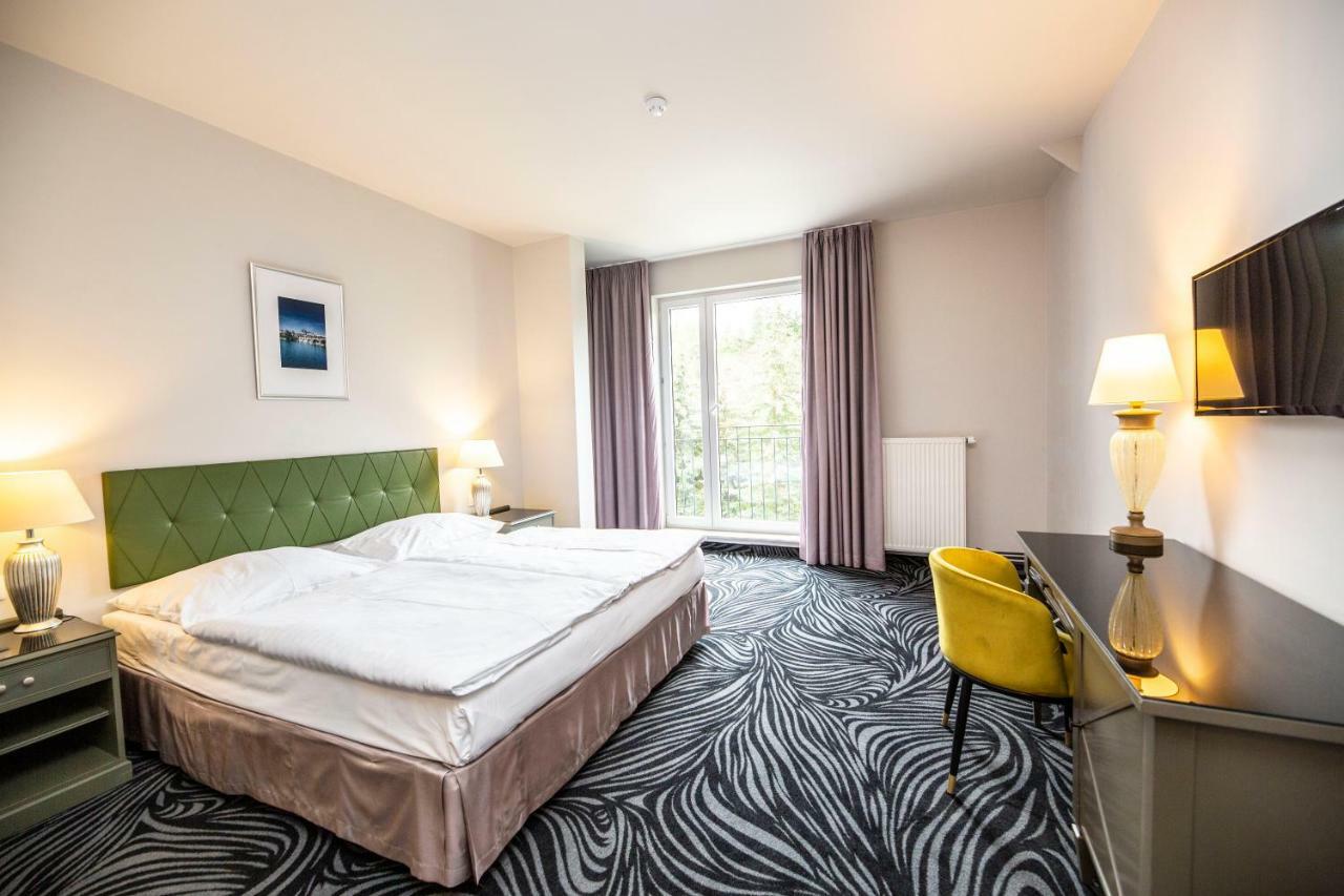 Parkhotel Carlsbad Inn Dalovice Luaran gambar